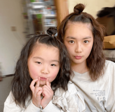 箭内夢菜,妹